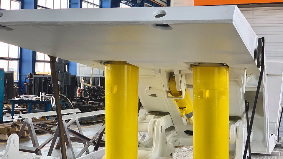 Powered roof supports MASHKHIMPROM LLC