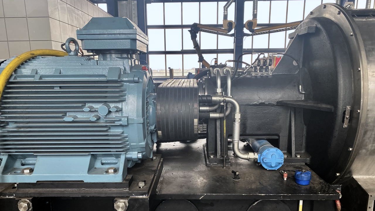 horizontal centrifuge with a pulsating piston MASHKHIMPROM LLC